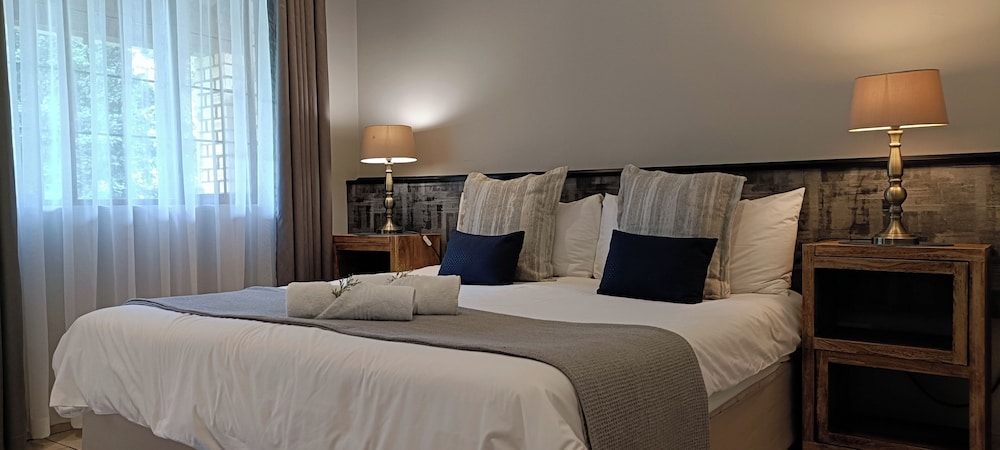 1 BEDROOM, STANDARD, GARDEN VIEW