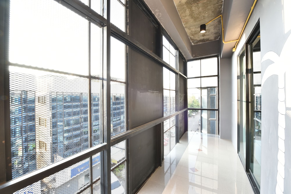 248 Street Hostel 2/50