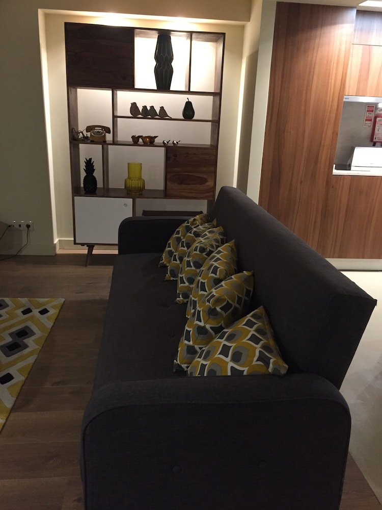 Dalma Old Town Suites 58/72