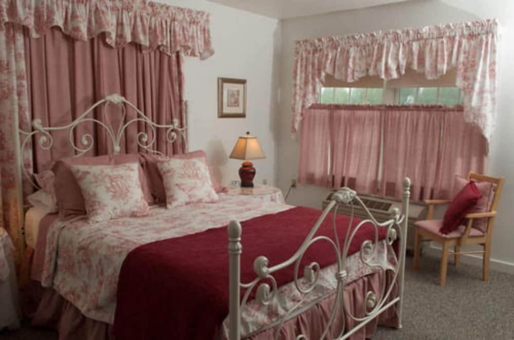 Camelot Restaurant Inn 12/50
