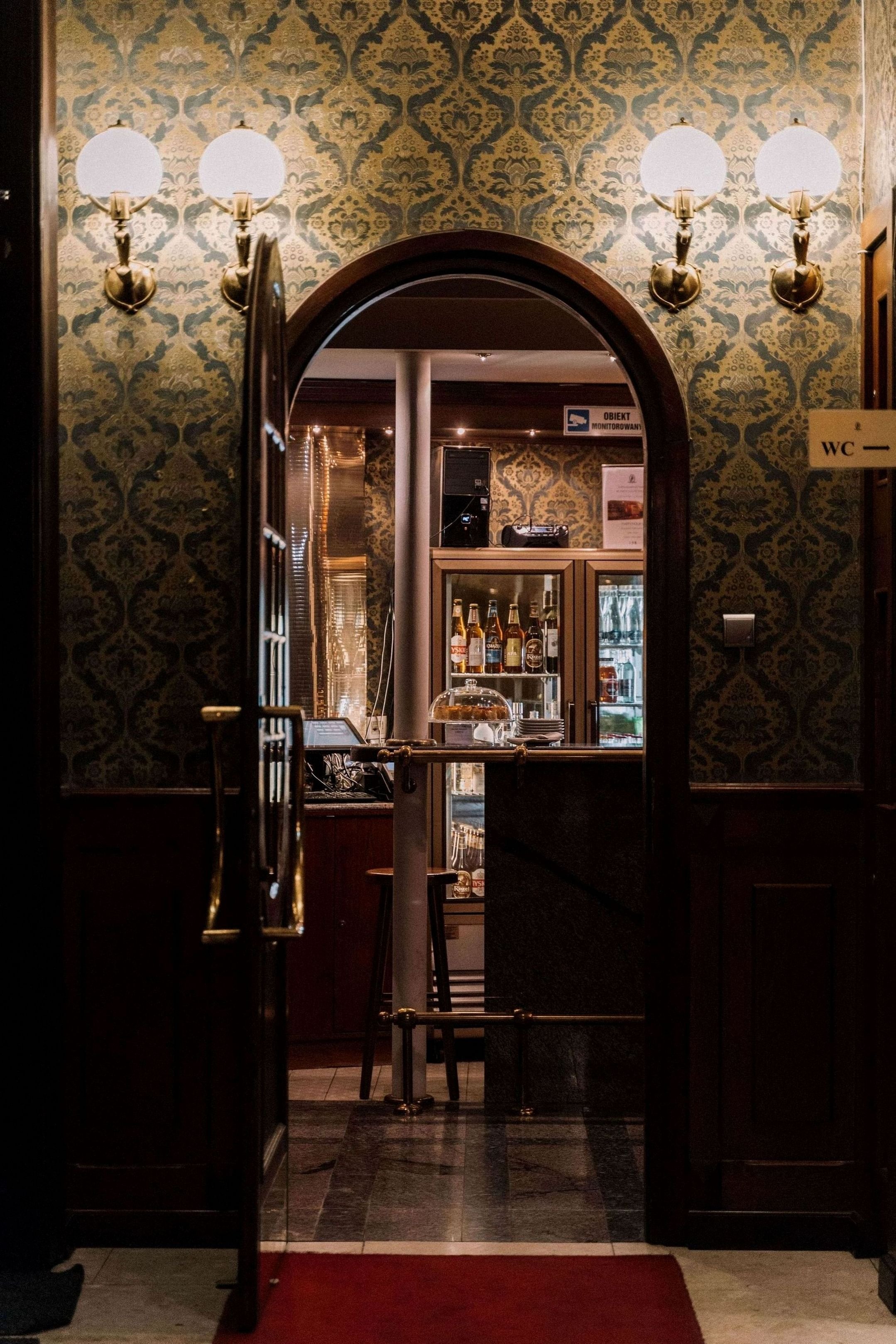 H15 Hotel Francuski 37/42