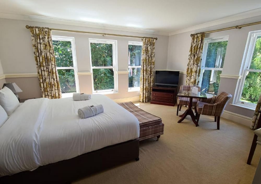 The Dower House Hotel 6/50