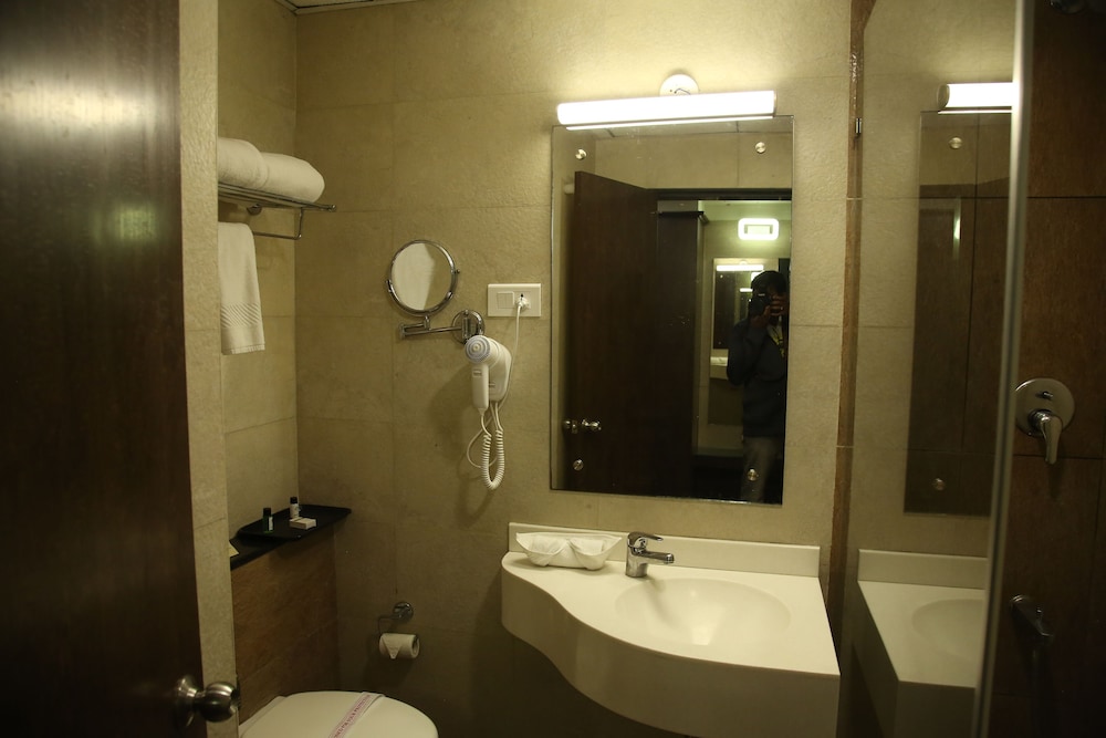 Oyo 6593 West Fort Hotel 49/50