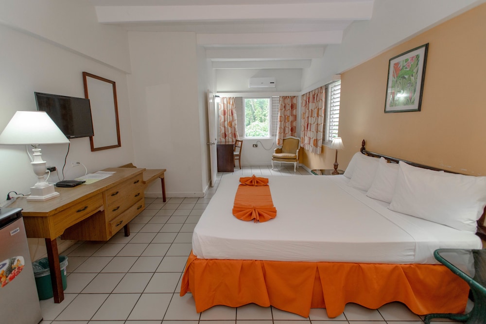 Pineapple Court Hotel 13/36