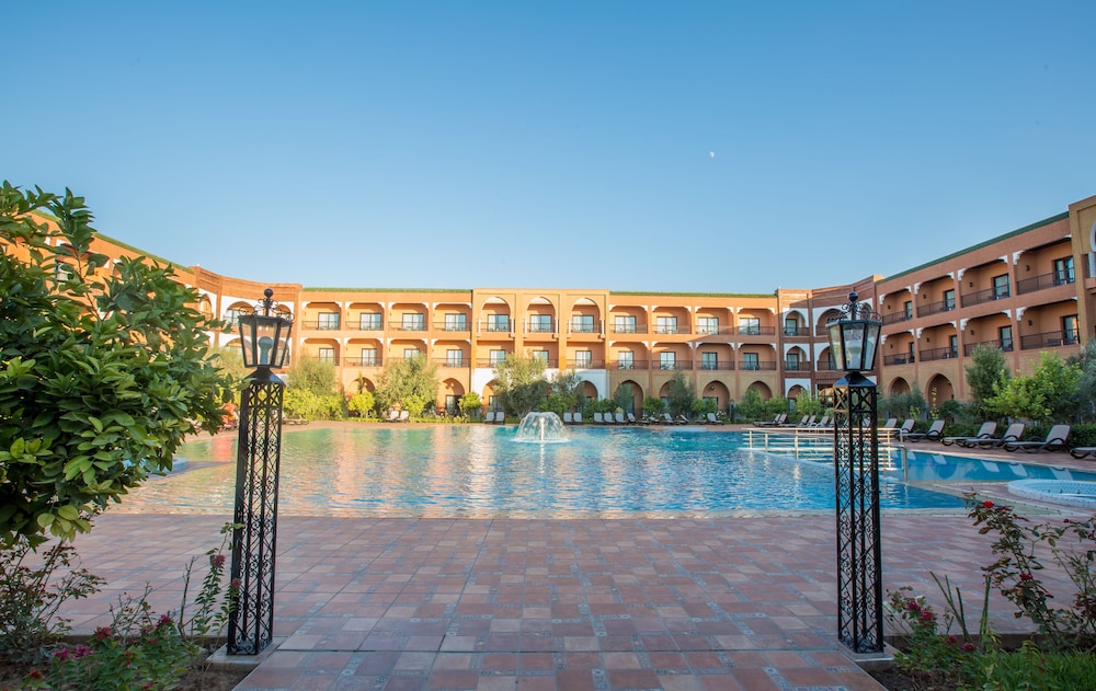 Hotel Riad Ennakhil 69/74
