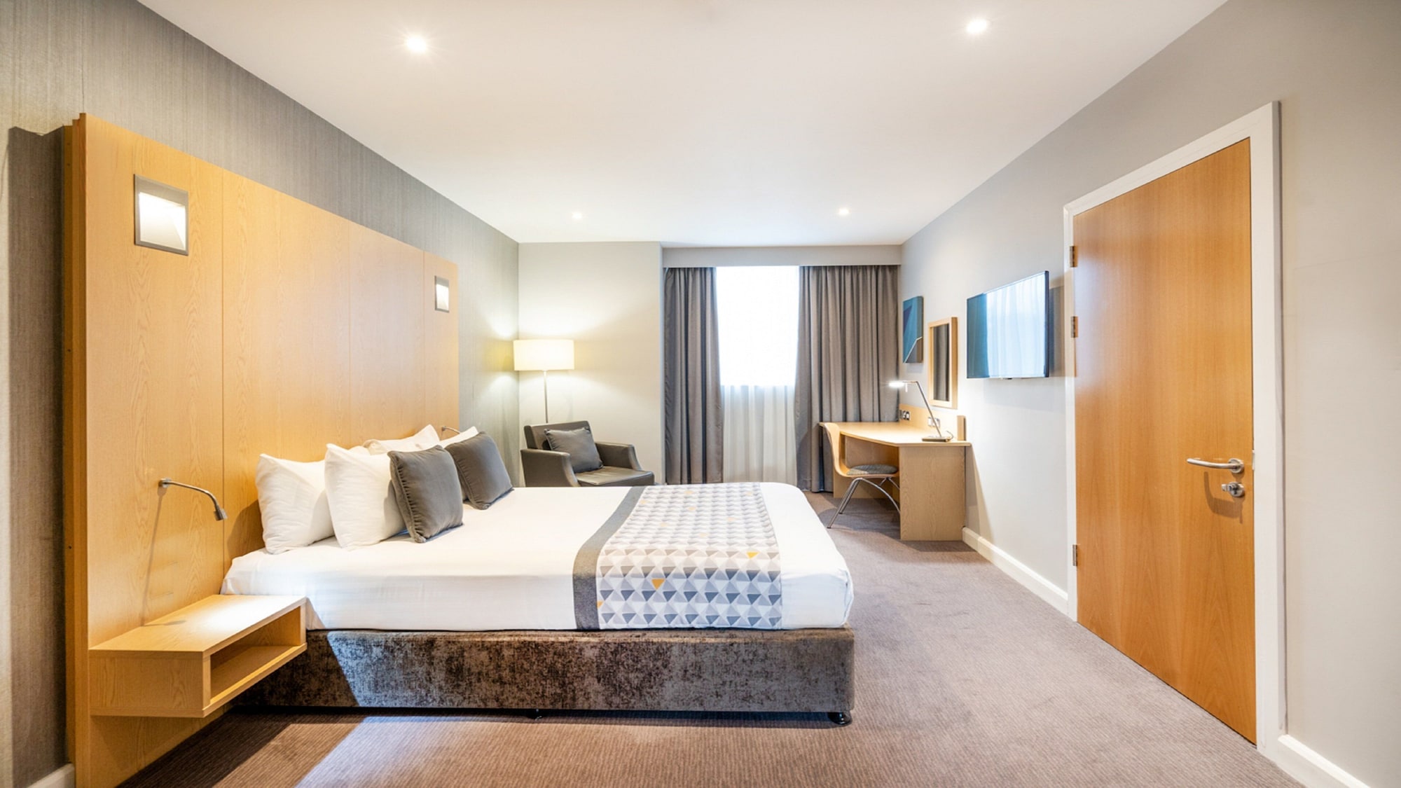 STANDARD, DOUBLE BED, ACCESSIBLE