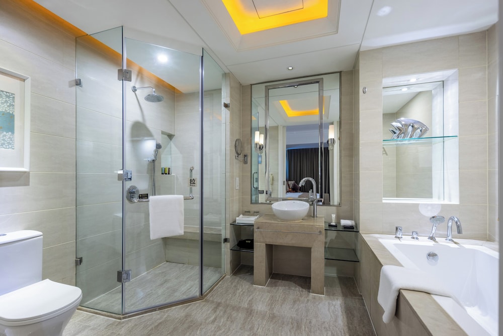 New Century Hotel Qingdao 72/73