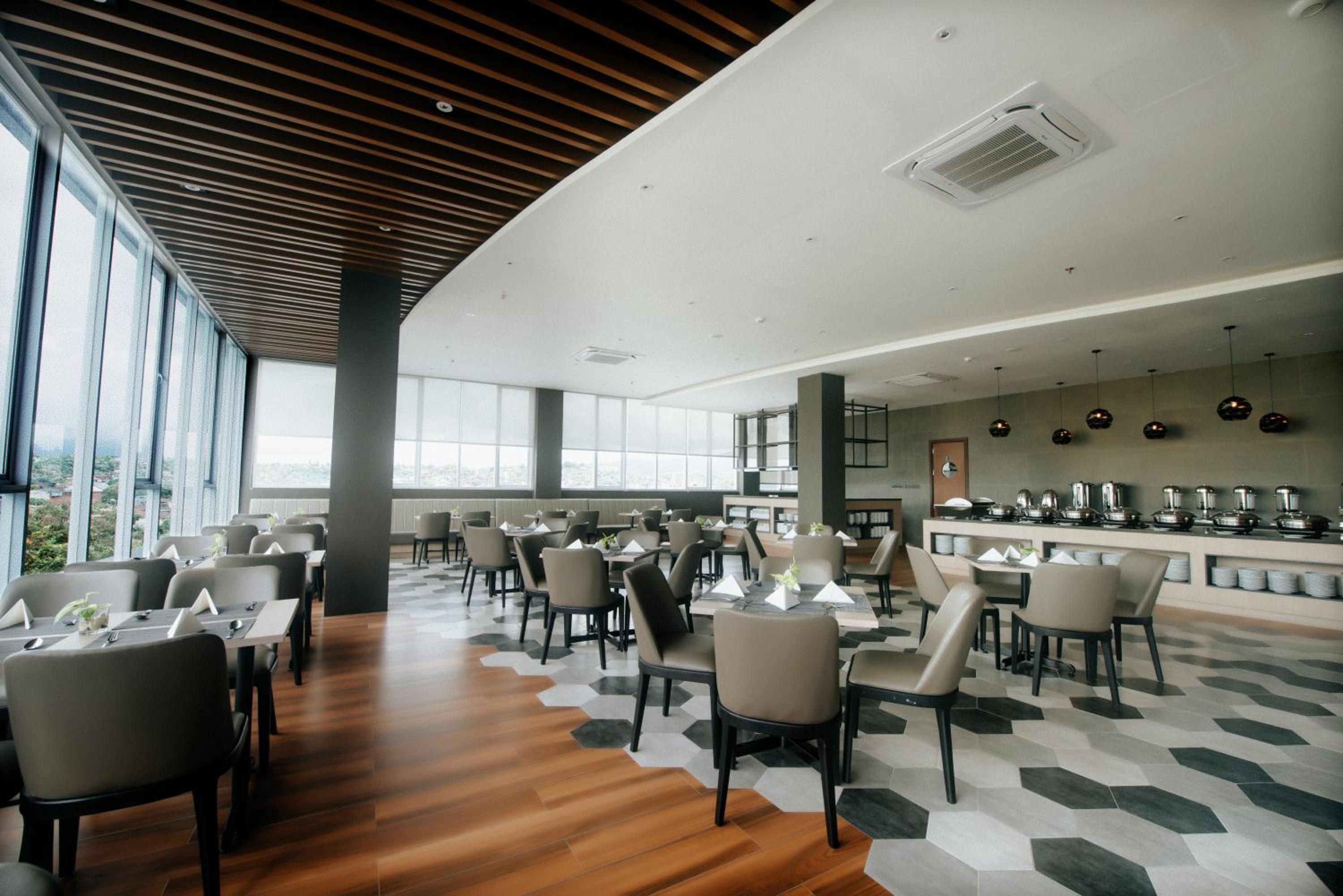 Rogers Hotel Manado 25/36