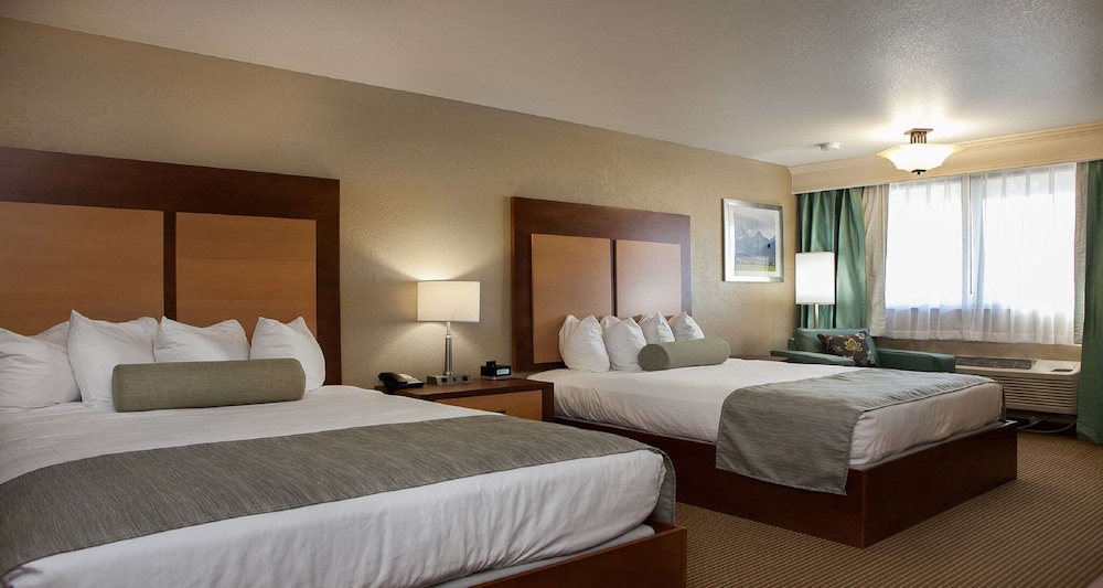 Best Western Foothills Inn 18/49