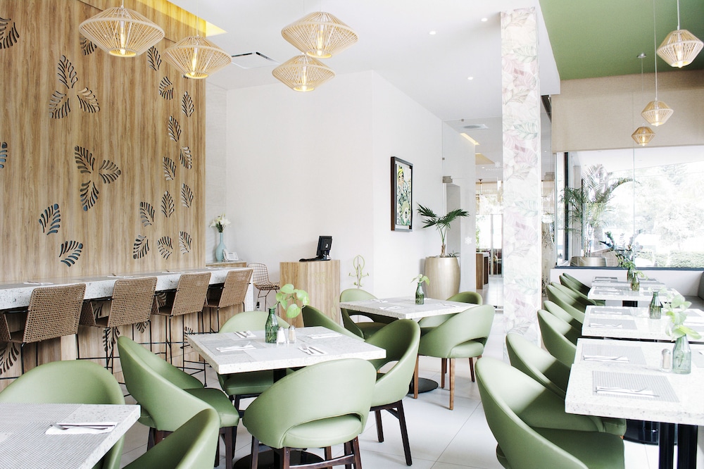 Aurea Hotel And Suites 33/50