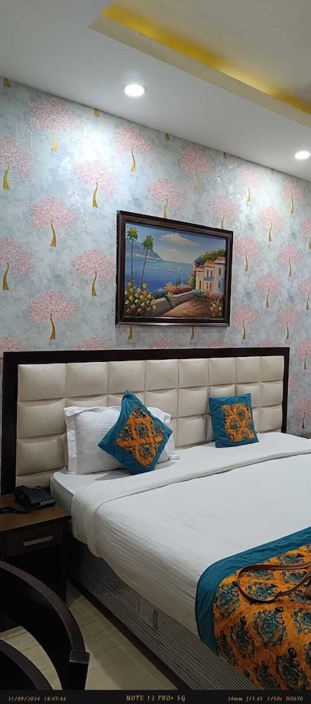 Nirvana Suites 33/50