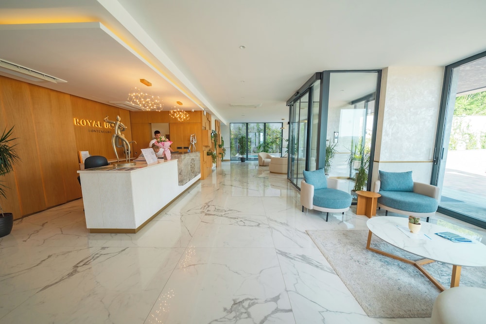 Royal Blue Resort & Residences 7/50