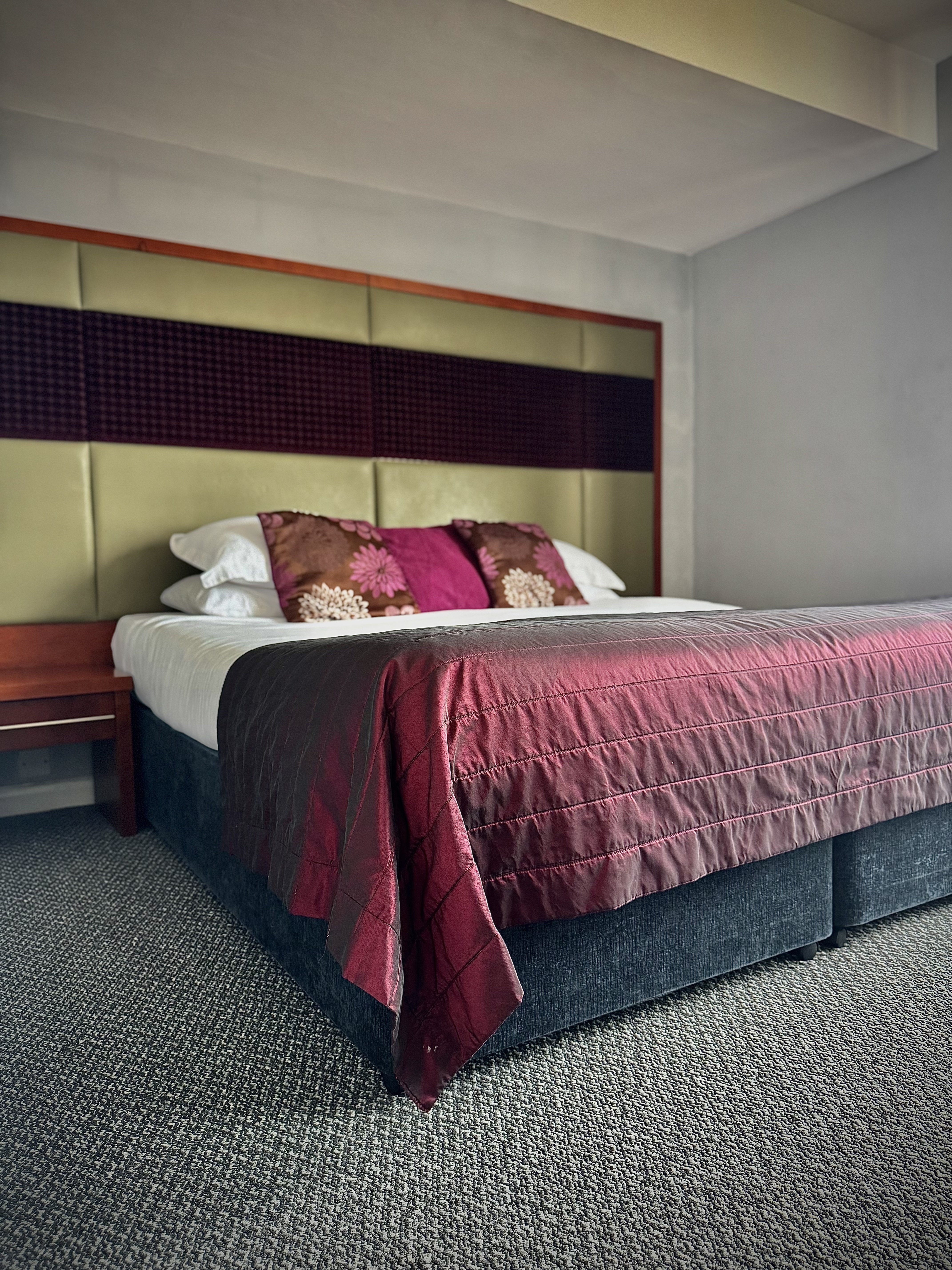 St George Hotel 6/12