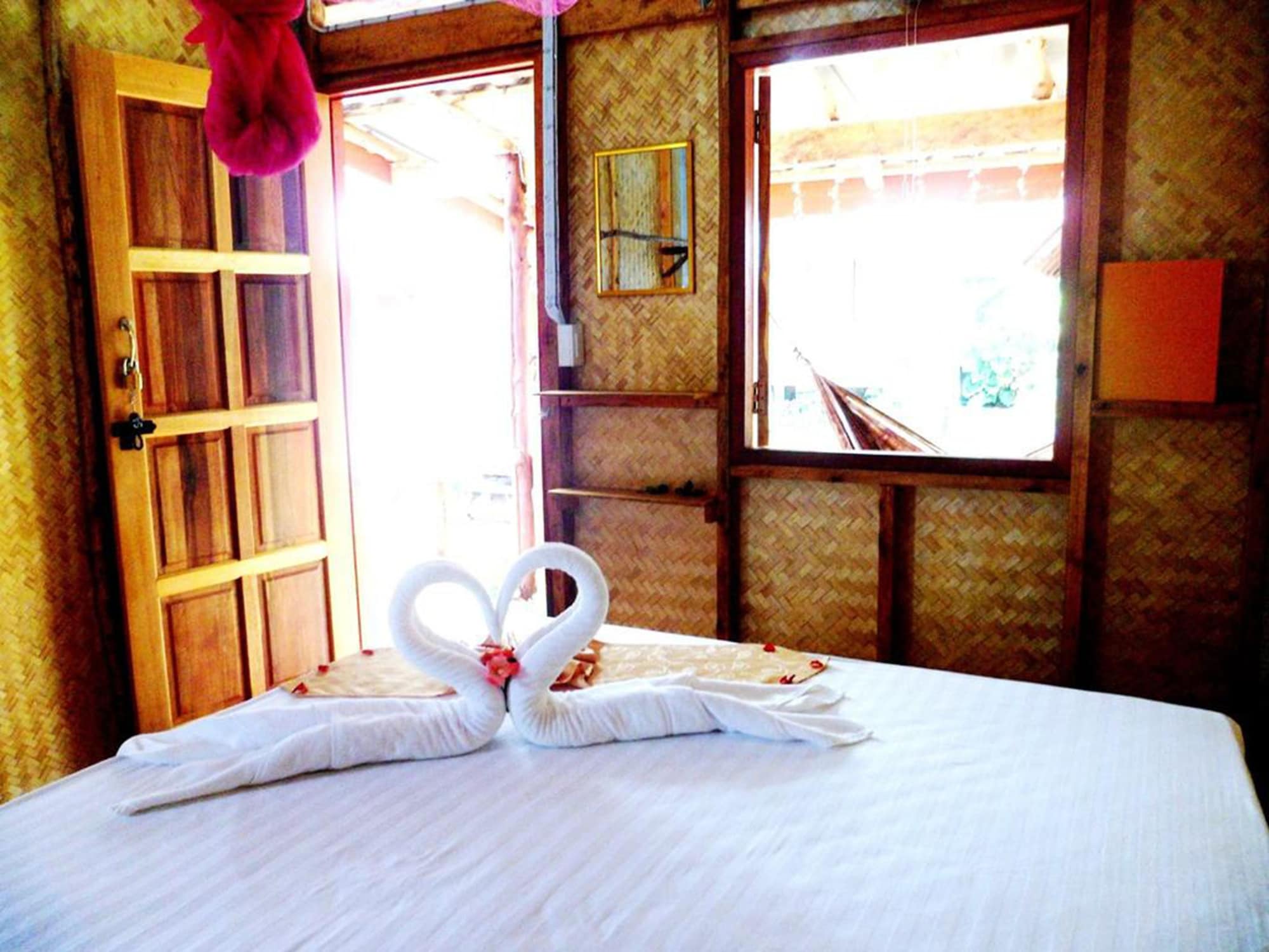 MODERN, BUNGALOW, PRIVATE BATHROOM, WITH FAN