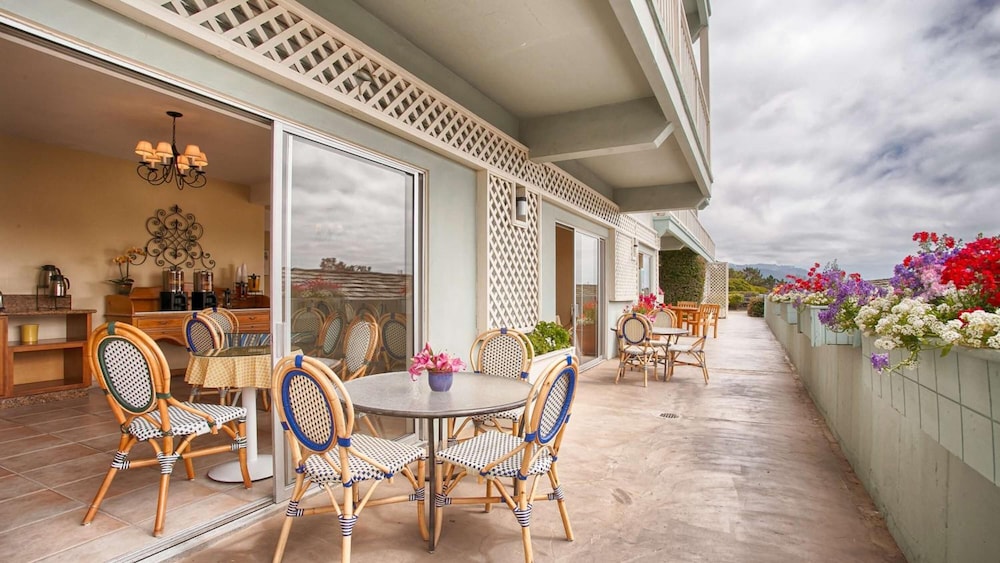 Carmel Bay View Inn 40/46