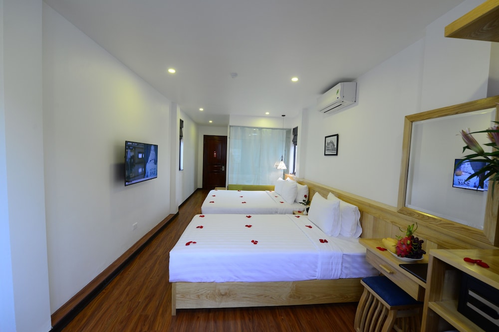 Blue Hanoi Inn Luxury Hotel 9/44
