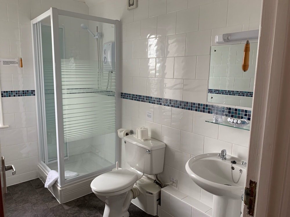 Burleigh House - Guest house 58/60