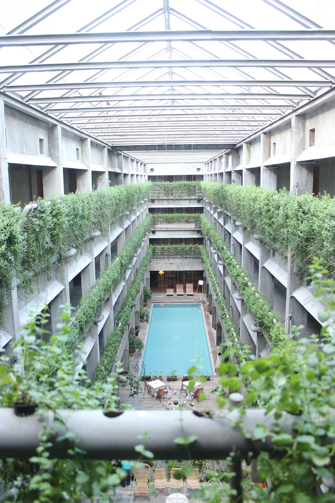 GREENHOST BOUTIQUE HOTEL 61/66