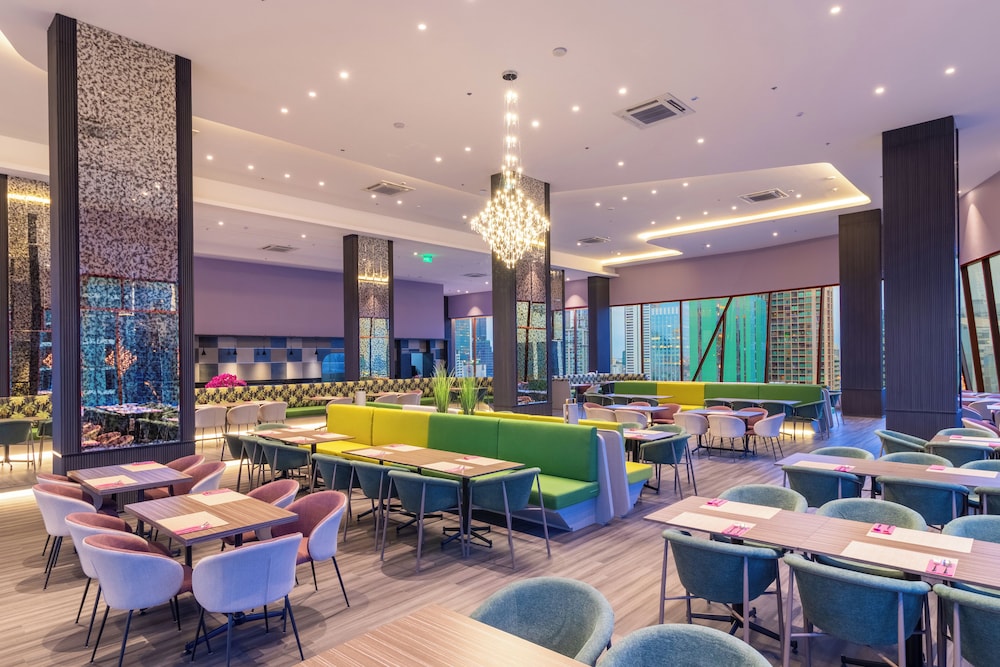 Queensland Hotel Bangkok 37/50