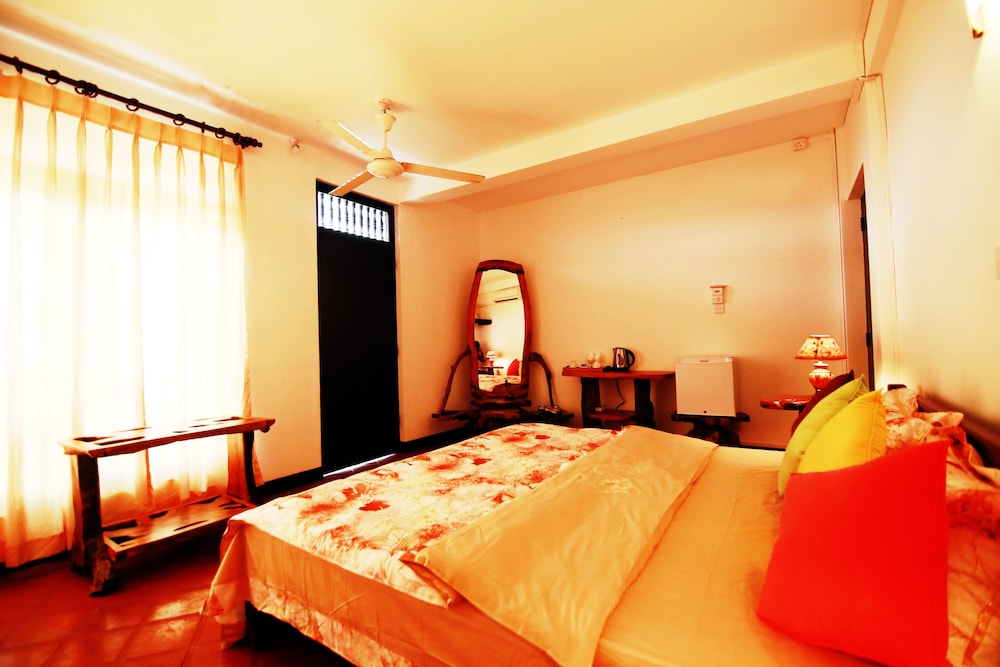 Mahaweli Regent Hotel 11/42