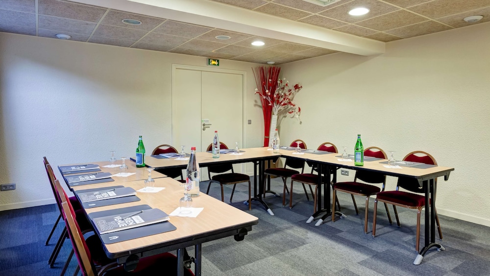 Hotel Campanile Geneve - Aeroport/Palexpo 33/42