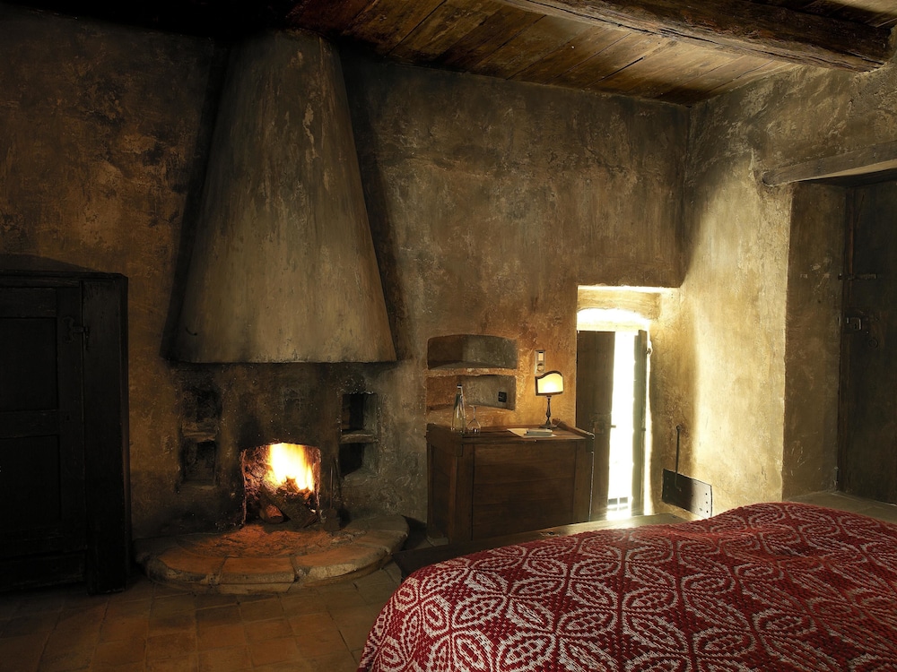 SEXTANTIO ALBERGO DIFFUSO 42/50