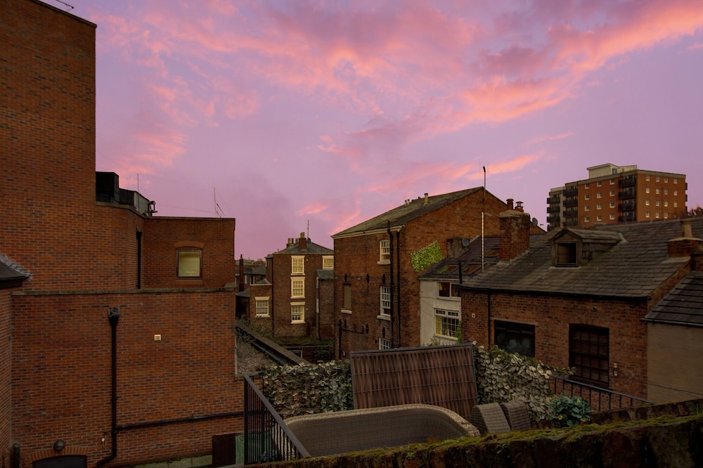 Chester Apartments 1/50