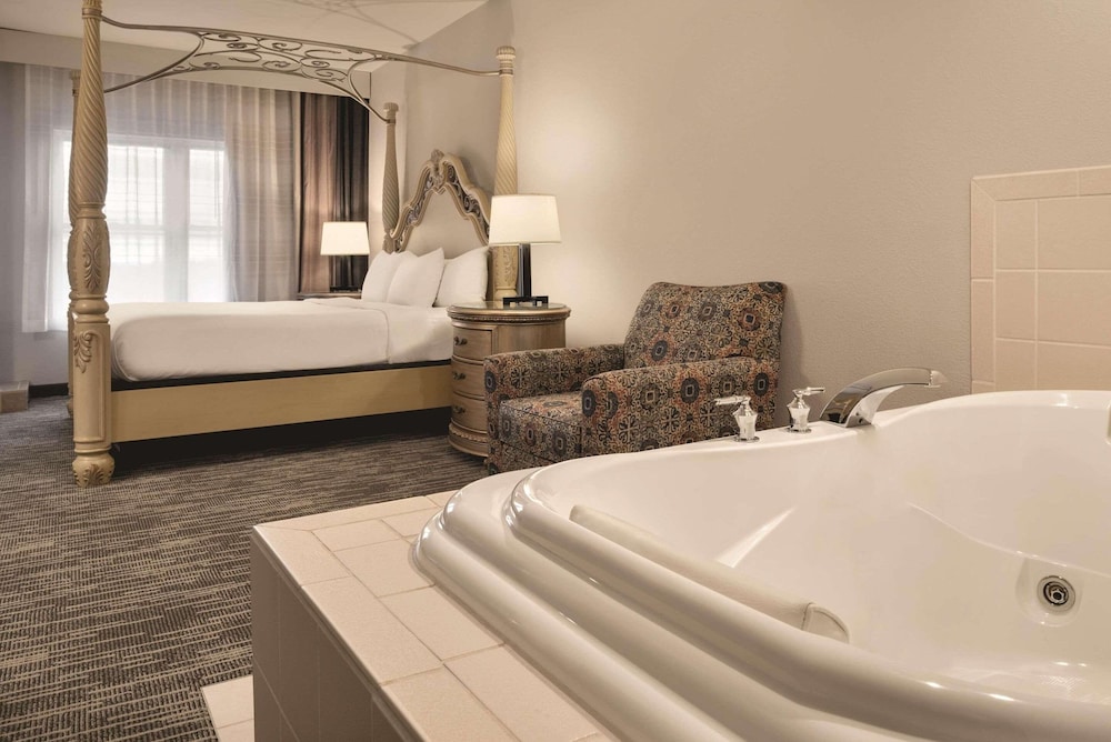 Country Inn & Suites by Radisson, Galena, IL 67/67