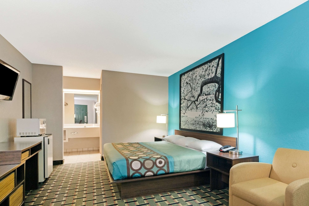 Super 8 By Wyndham Brunswick South 12/18