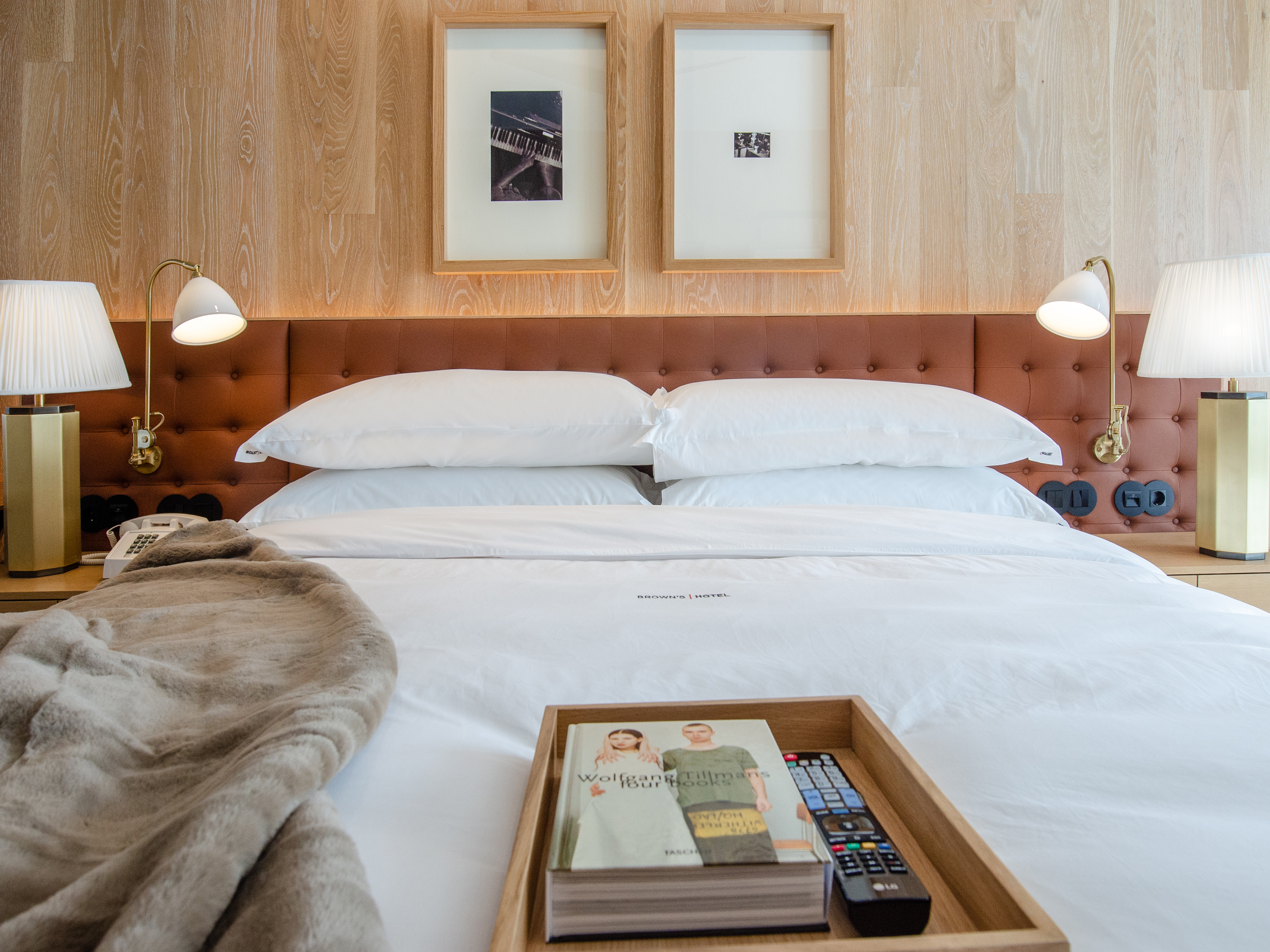 CONTEMPORARY, JUNIOR SUITE