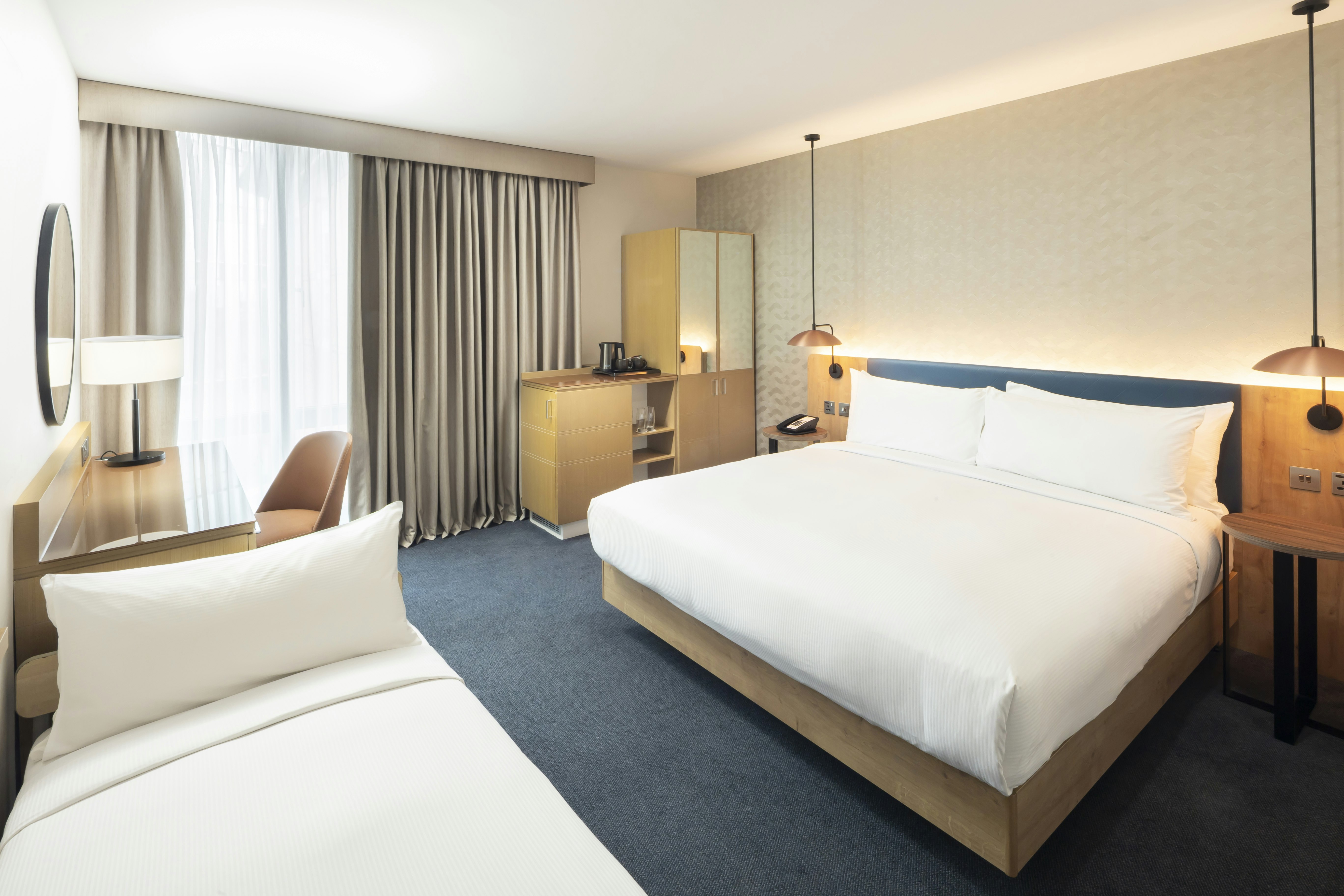 ROOM, KING BED, WITH EXTRA BED
