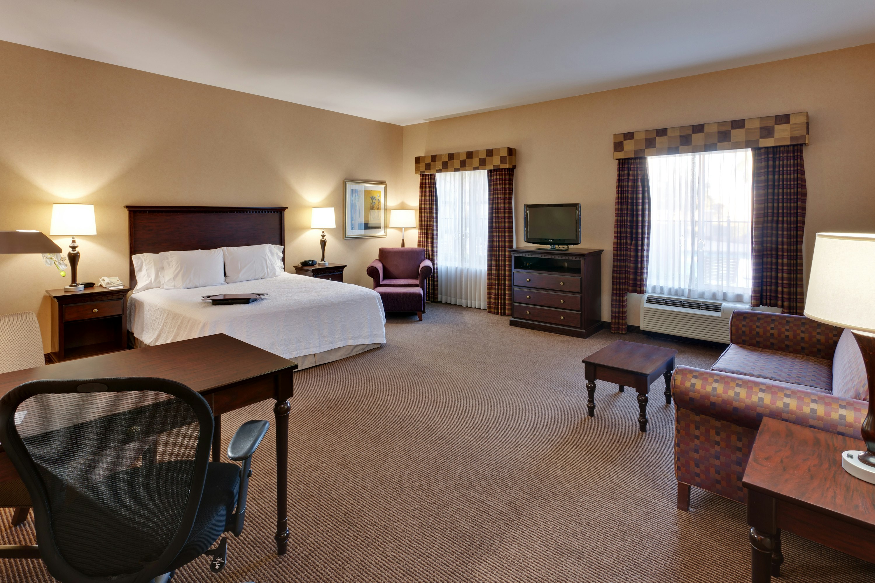 STUDIO, KING BED, ACCESSIBLE