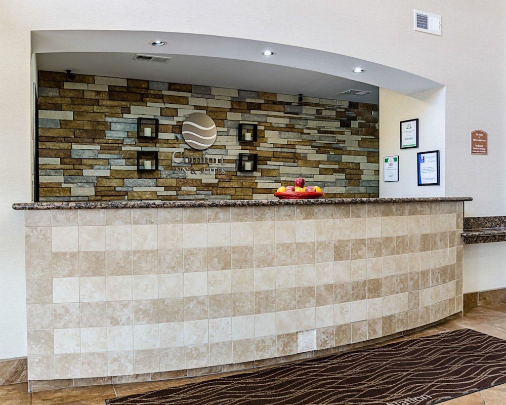 Comfort Inn & Suites Lawrence - University Area 17/49