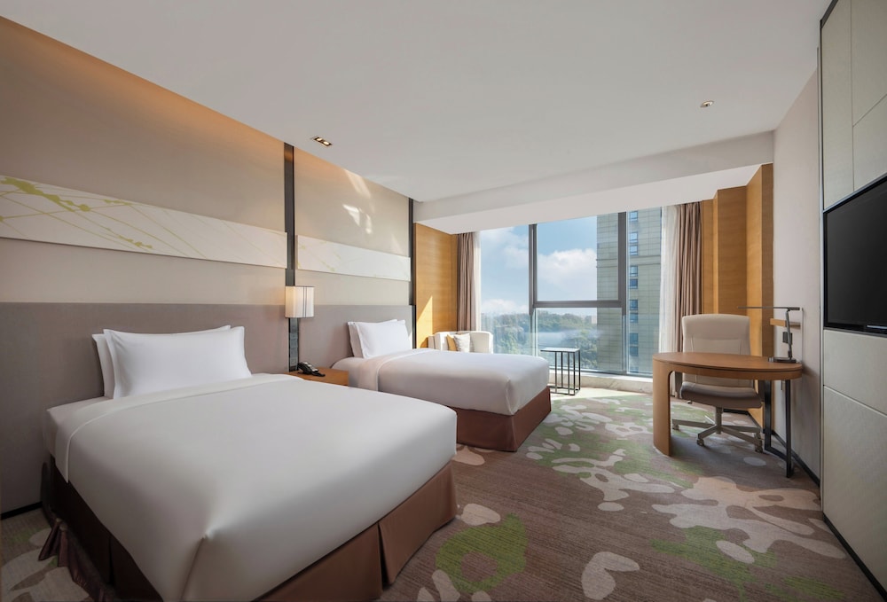 HOLIDAY INN NANJING HARBOUR 26/76