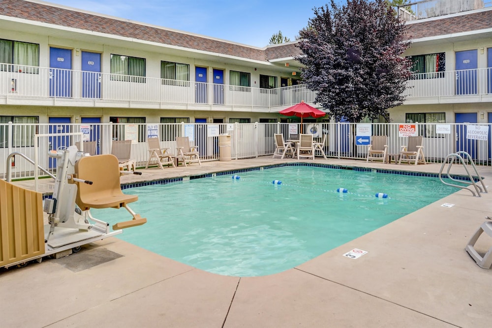 Motel6 Troutdale, OR - Portland East 6/59