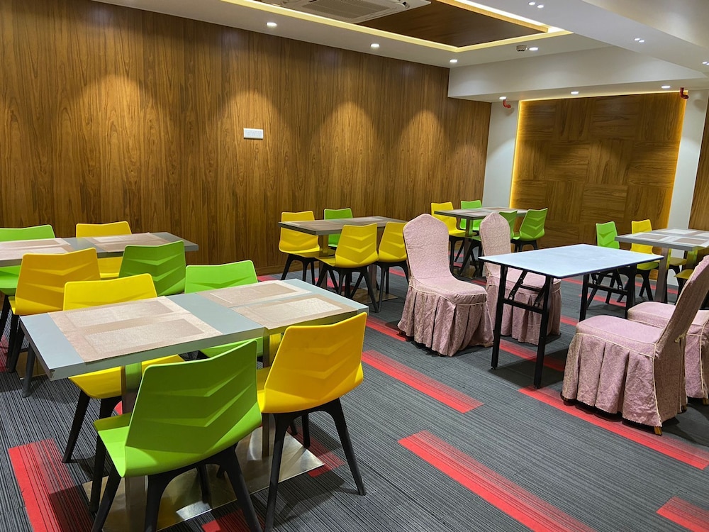 The Byke Delotel, Borivali 27/39