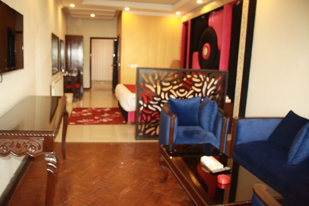 Shangrila Resort Hotel 25/50