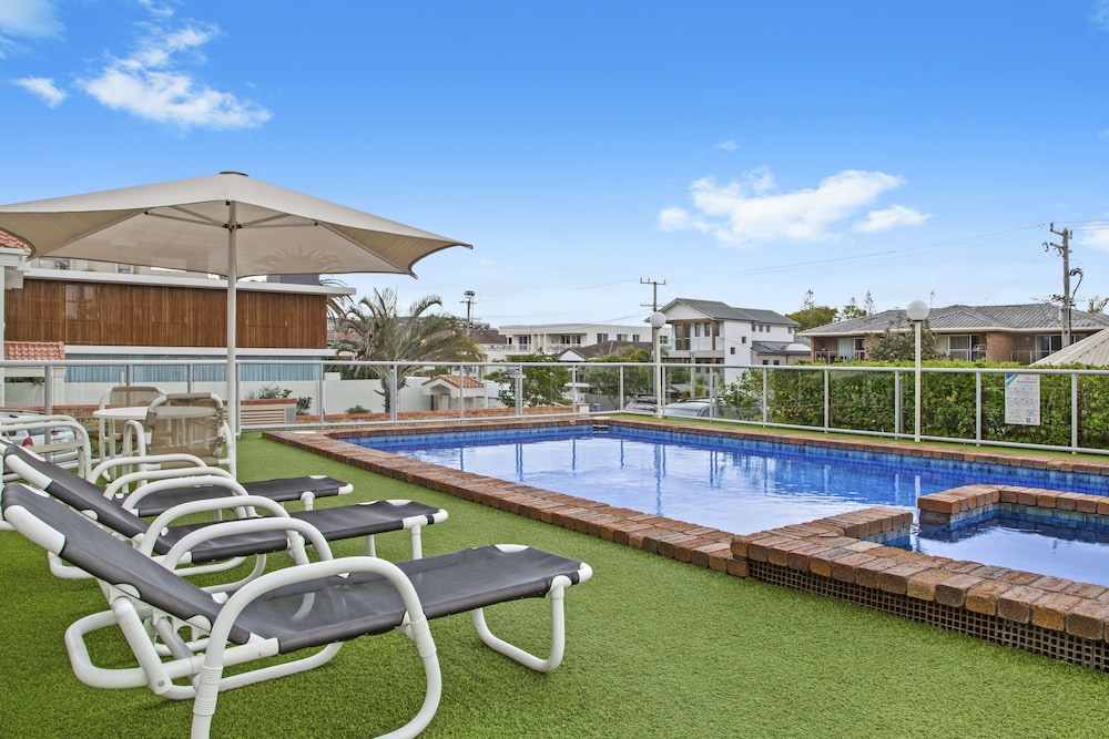 FORESHORE BEACHFRONT APARTMENTS 30/66