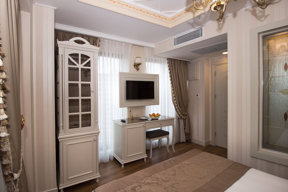 ISTANBUL TOWN HOTEL 48/62