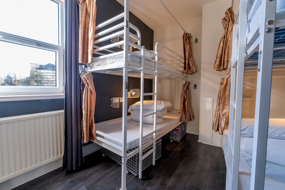 Book a Bed Hostels (ex. Venture Hostel) 5/64