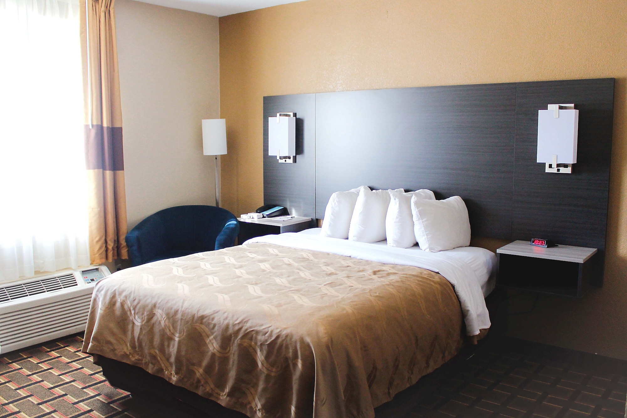 Room, Queen Bed, Accessible, Quality Inn Raynham - Taunton 3/9