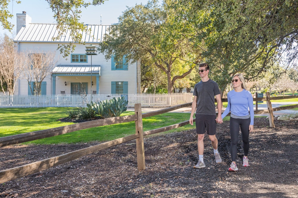 Hyatt Regency Hill Country Resort And Spa 11/84