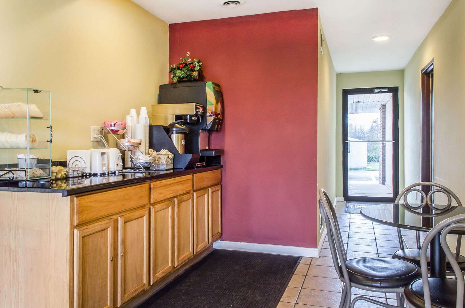 Rodeway Inn Shippensburg I-81 6/16