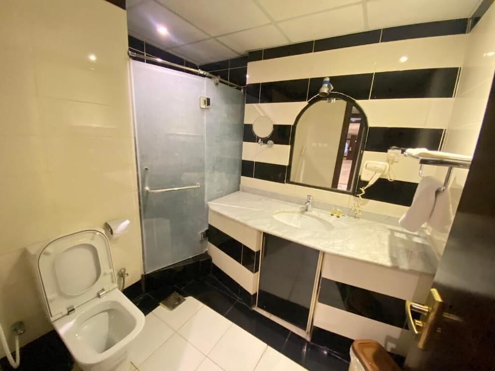 فندق الكرام الفندقية(alkiram hotel) 24/32