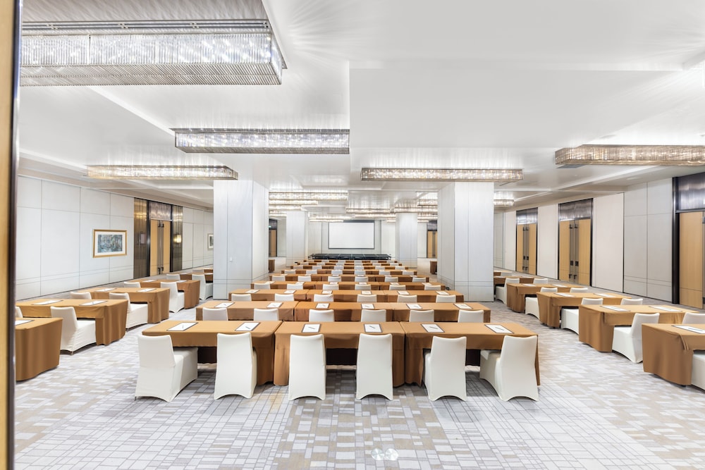 HYATT HOUSE SHANGHAI HONGQIAO CBD 62/66