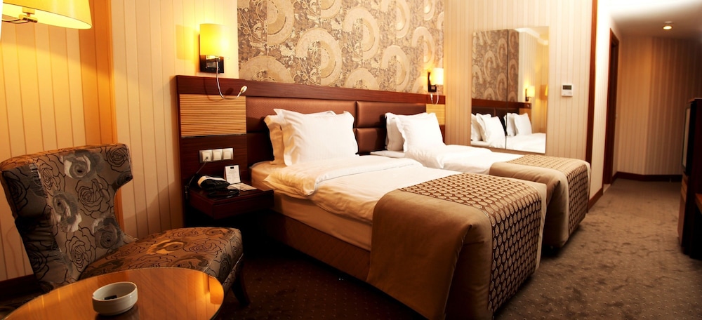 Armis Hotel 20/50