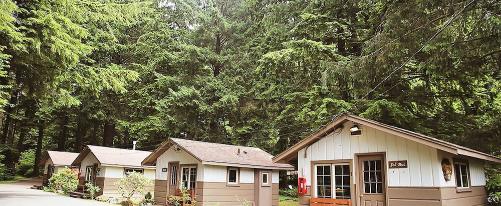 3 Rivers Resort and Guide Service 6/50