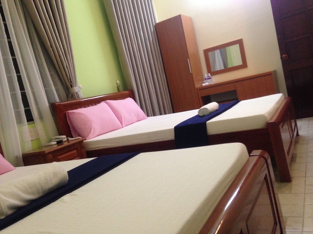 Amy Hostel Hue 16/65