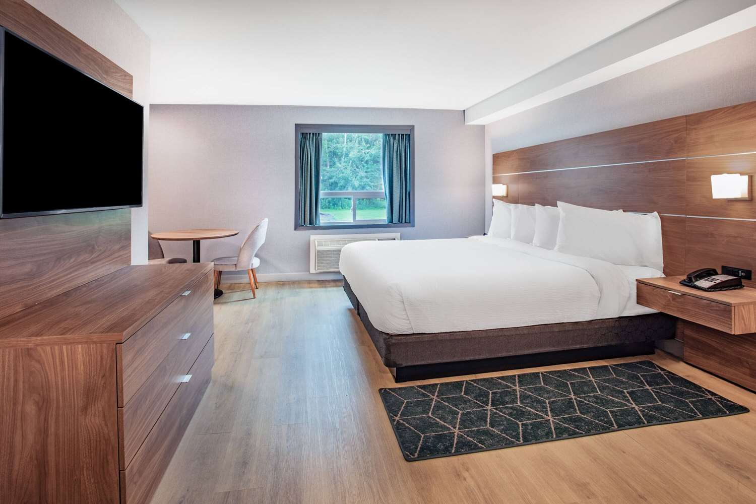 Super 8 by Wyndham Cornwall ON 9/21