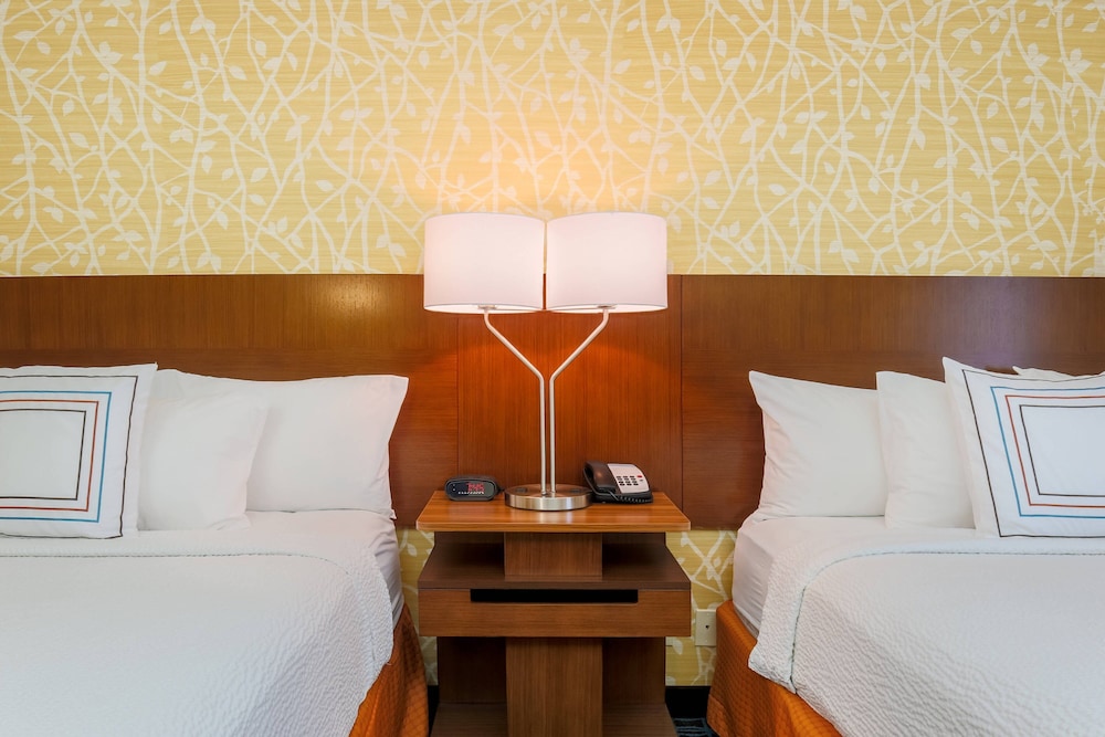 Fairfield Inn and Suites by Marriott Las Vegas South 11/57